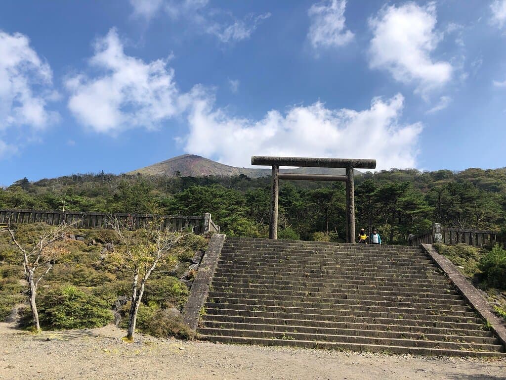 高千穂峰の中腹、970m地点にありました