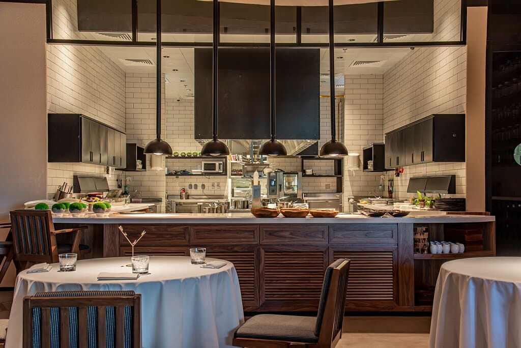 Trèsind Studio offers a uniquely captivating dining experience, challenging common perceptions of Indian cuisine by showcasing flavours both new and familiar through a creative lens. The ethos of Studio places an emphasis on the transformation and amplification of humble ingredients, sourced locally from organic and sustainable farmers in the UAE. 