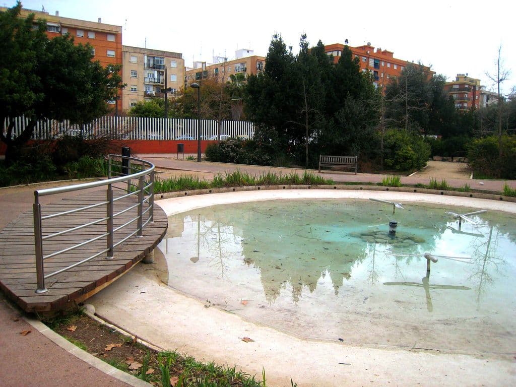 Many facilities 