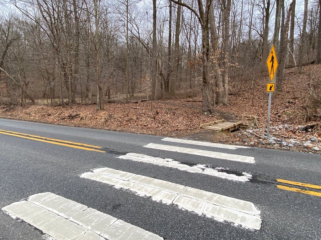Pedestrian Crossing at Hopkins Rd leading to Arc Corner Monument