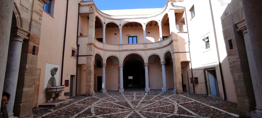 Atrio del palazzo