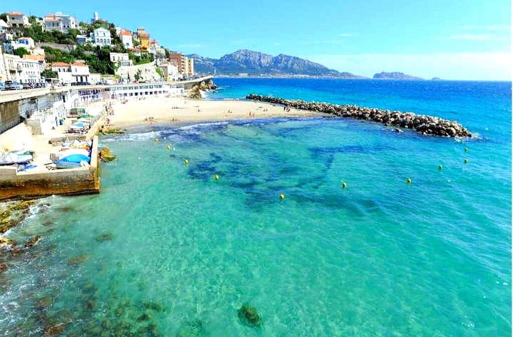 Plage du Prophète et la corniche //Prophet's beach and the corniche /
