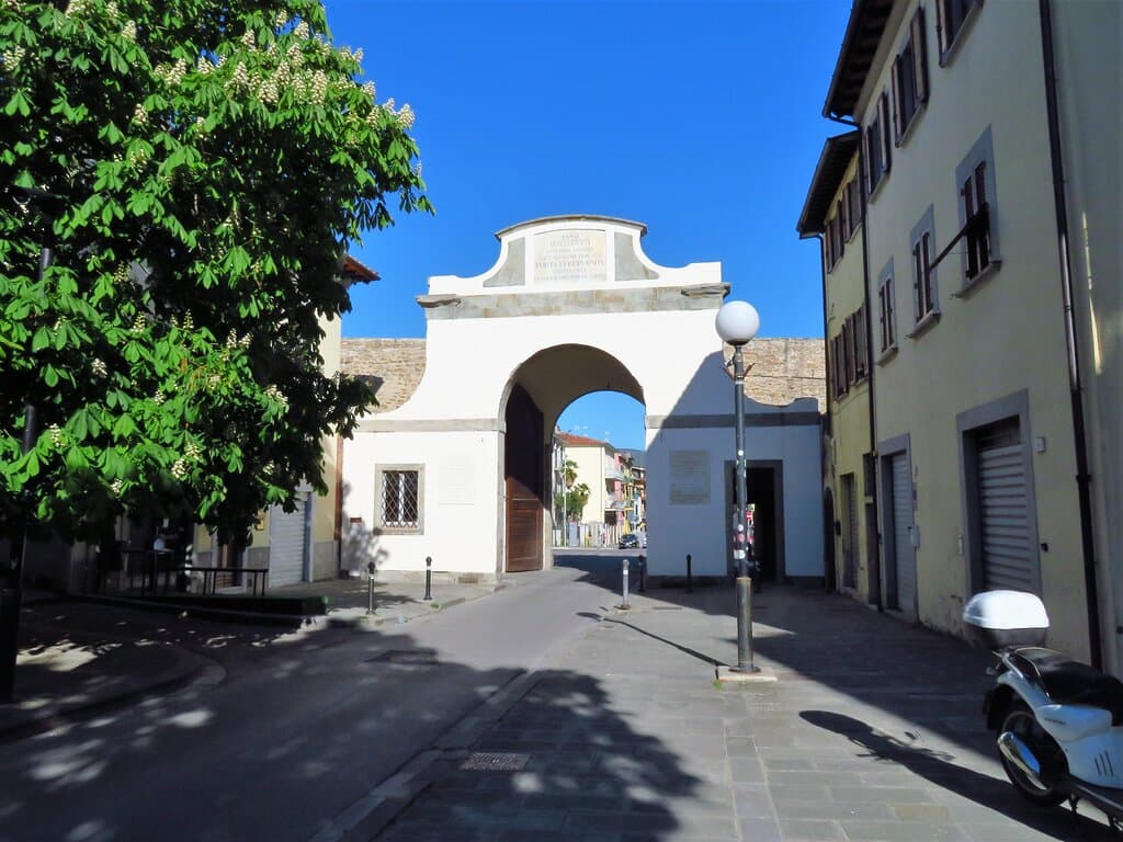Lato su piazza San Giusto