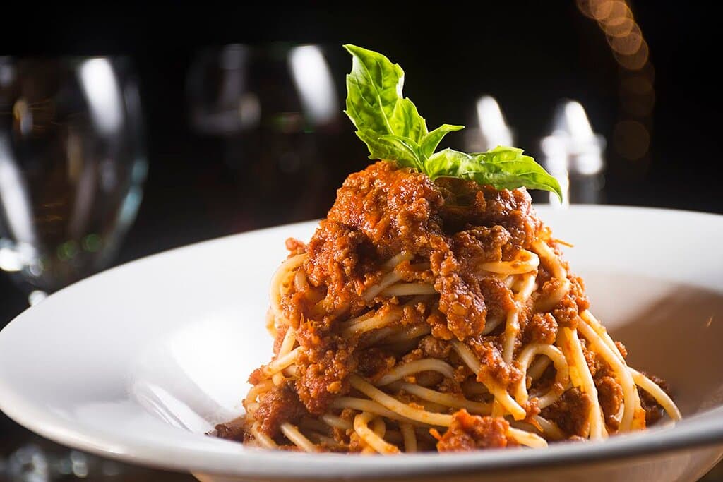 Pasta bolognese (Carne molida de res, tomate, parmesano)