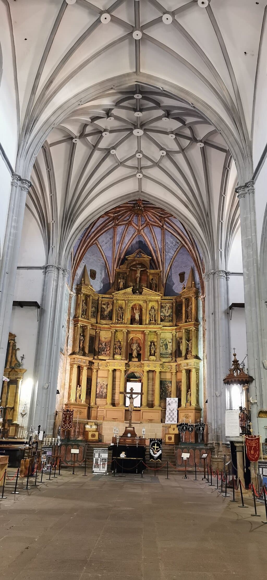 Interior de la Iglesia de San Vicente Ferrer.