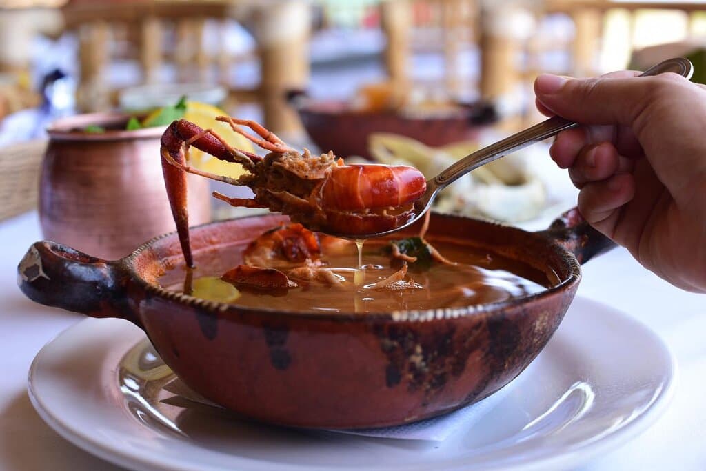 Caldo de langostinos.