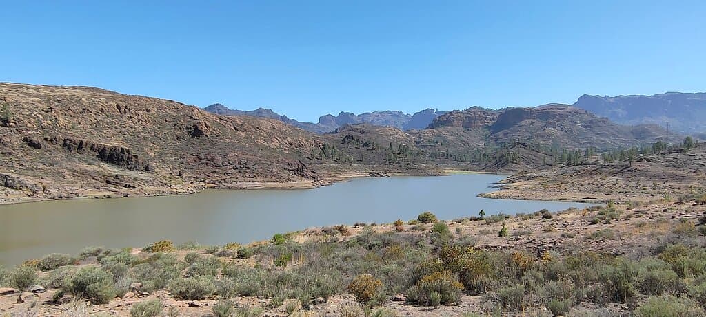 Le lac de barrage