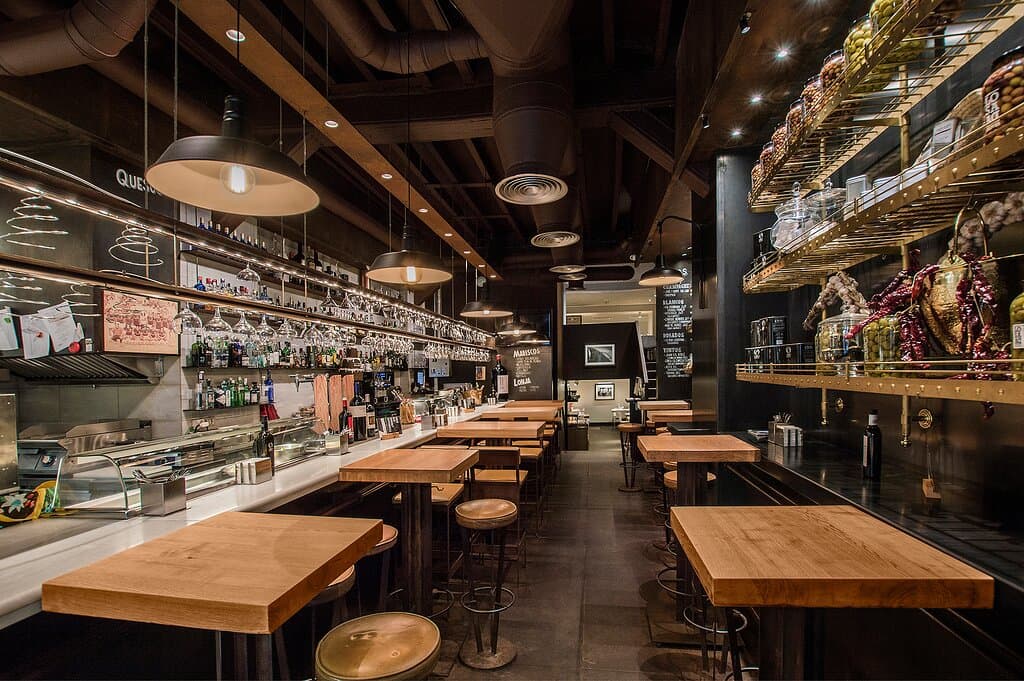 Taberna del Gourmet, la barra alicantina por excelencia, ubicada en la calle San Fernando, nº10, descubre las mas emblemáticos arroces y platos típicos de la gastronomía Alicantina-
