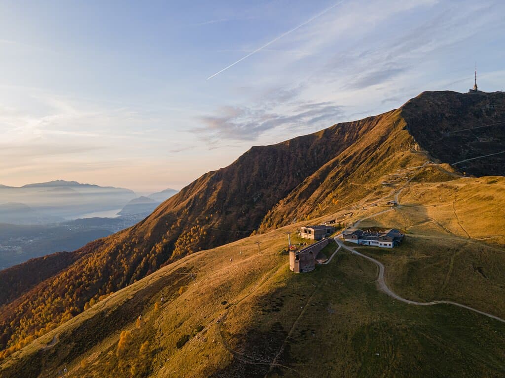 Alpe Foppa con Slittovia, Tirolese e Ristorante Alpe Foppa. Vista su Lugano