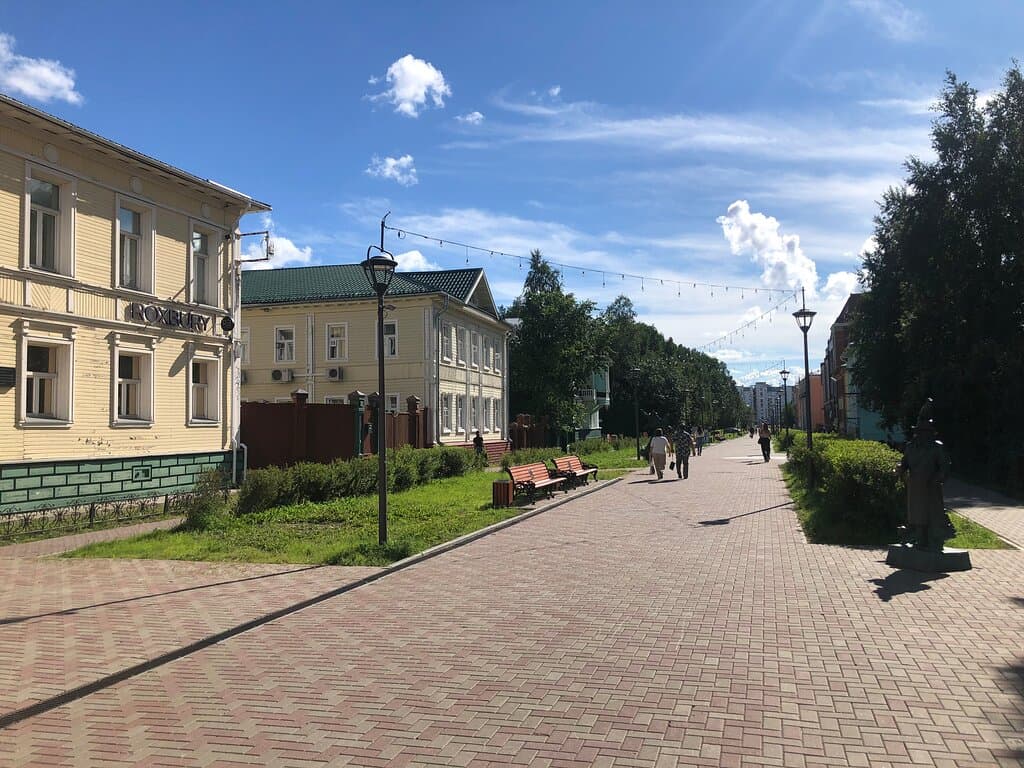 на улице