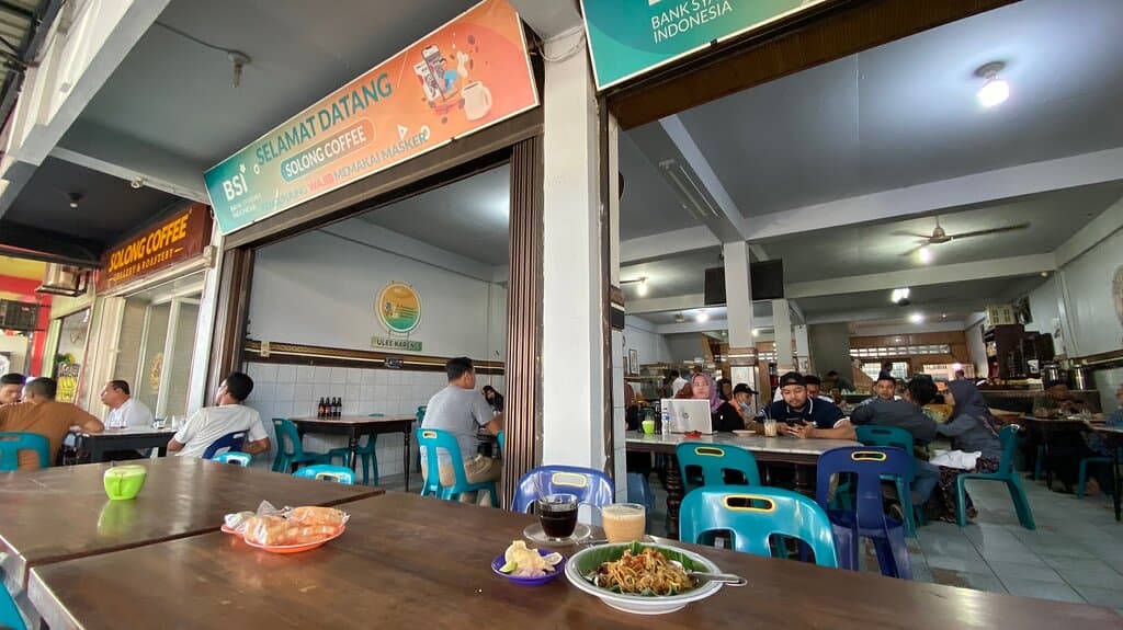 Warung kopi Solong Ulee kareng