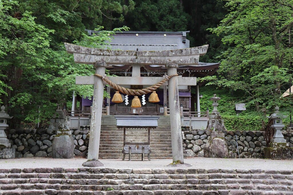 どぶろく祭りが開かれる神社です