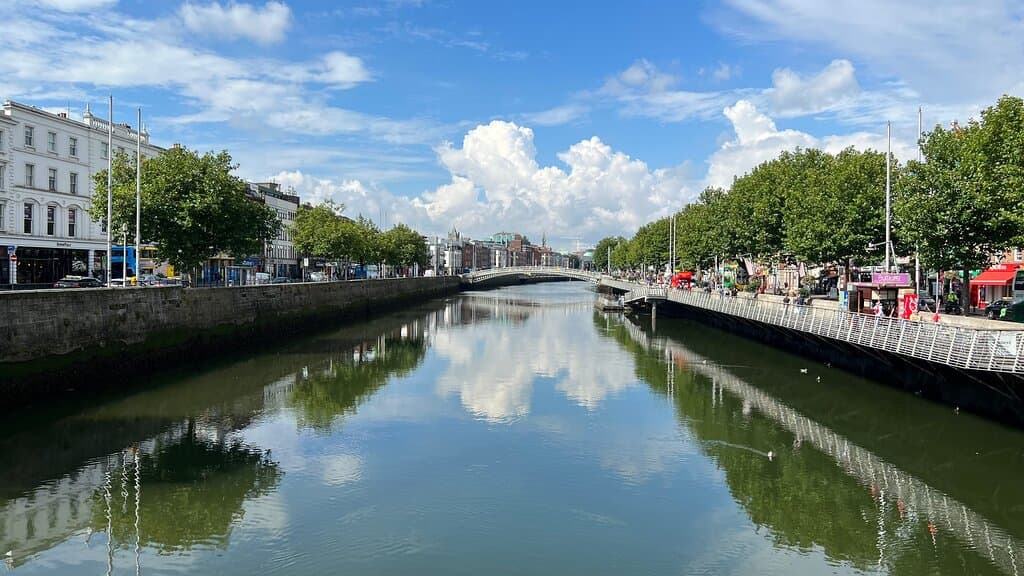 Lungo fiume di Dublino, pon half penny