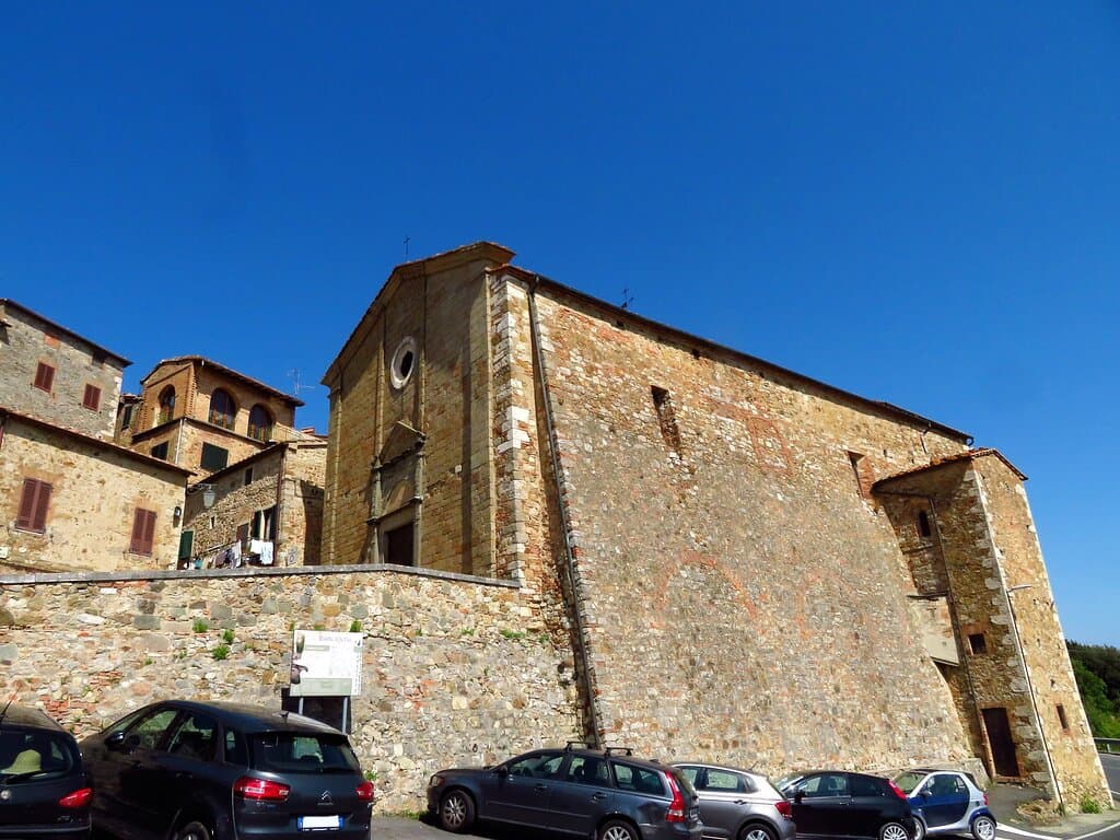 Esterno della chiesa: il fianco dx