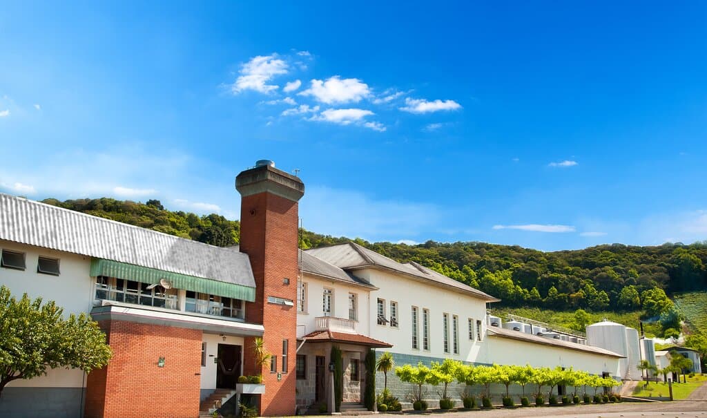 Vista frontal da Vinícola Mioranza