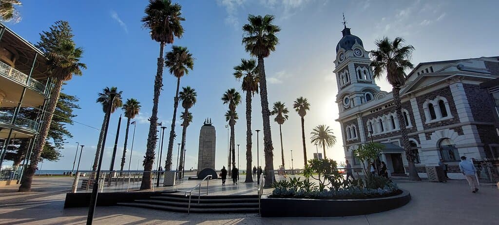 Moseley Square e Memoriale dei Pionieri