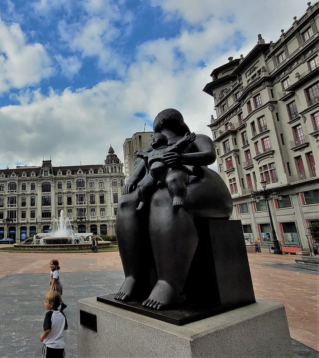 Escultura La Maternidad