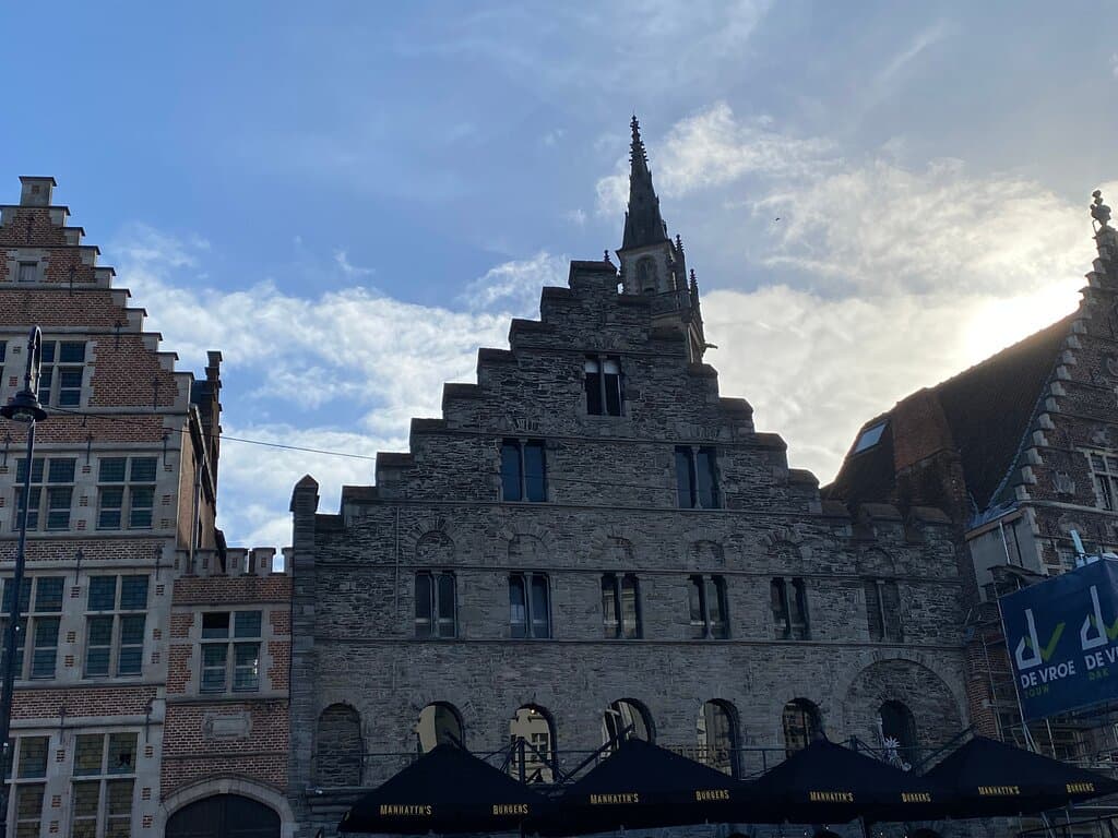 Het Romanesque Gebouw.