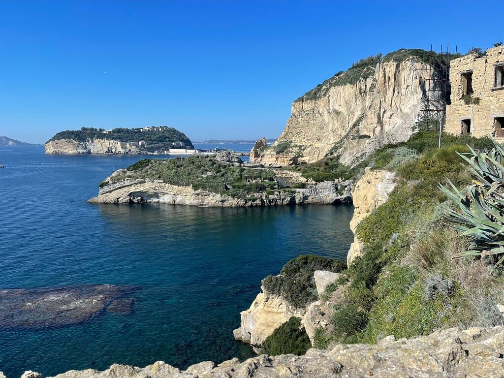 Discover the Roman Tunnel of Posillipo (Grotta di Seiano)