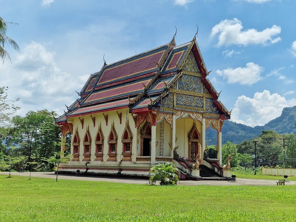 Wat Tham Phra Khao Sok Thailand