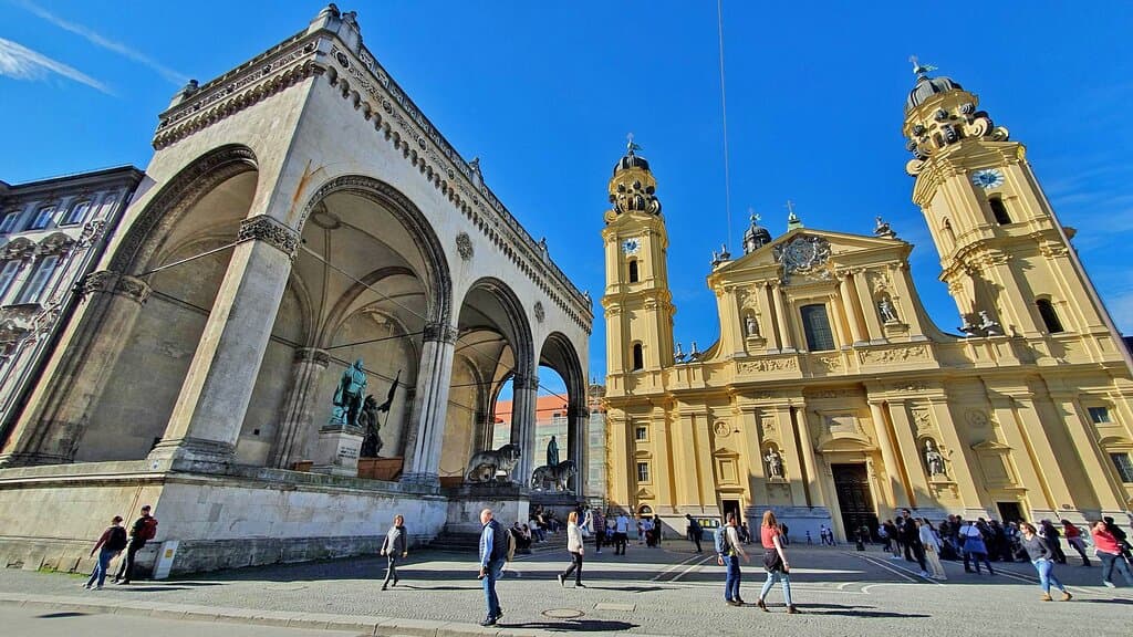 Feldherrnhalle and Theatinerkirche St. Kajetan