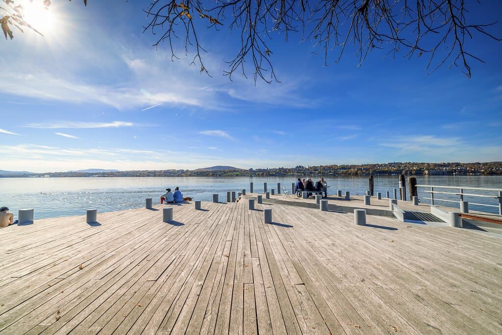 Dock