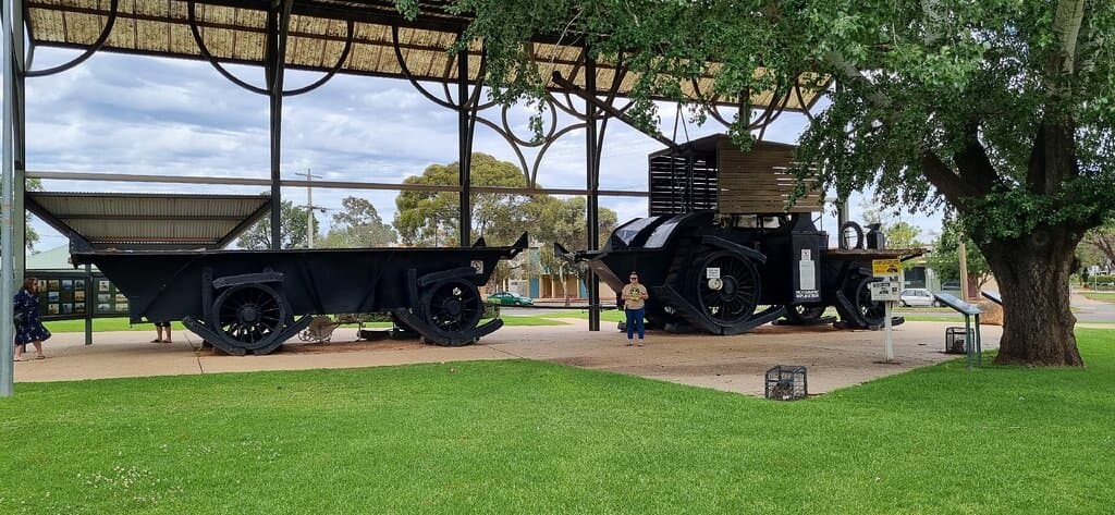 Big Lizzie Red Cliffs