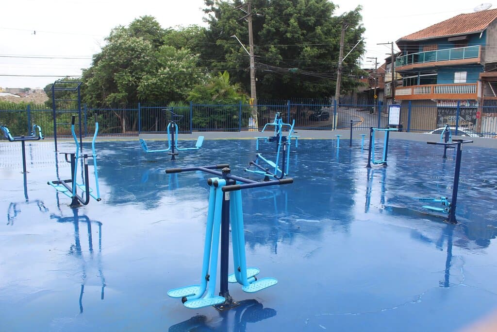 aparelhos exercícios