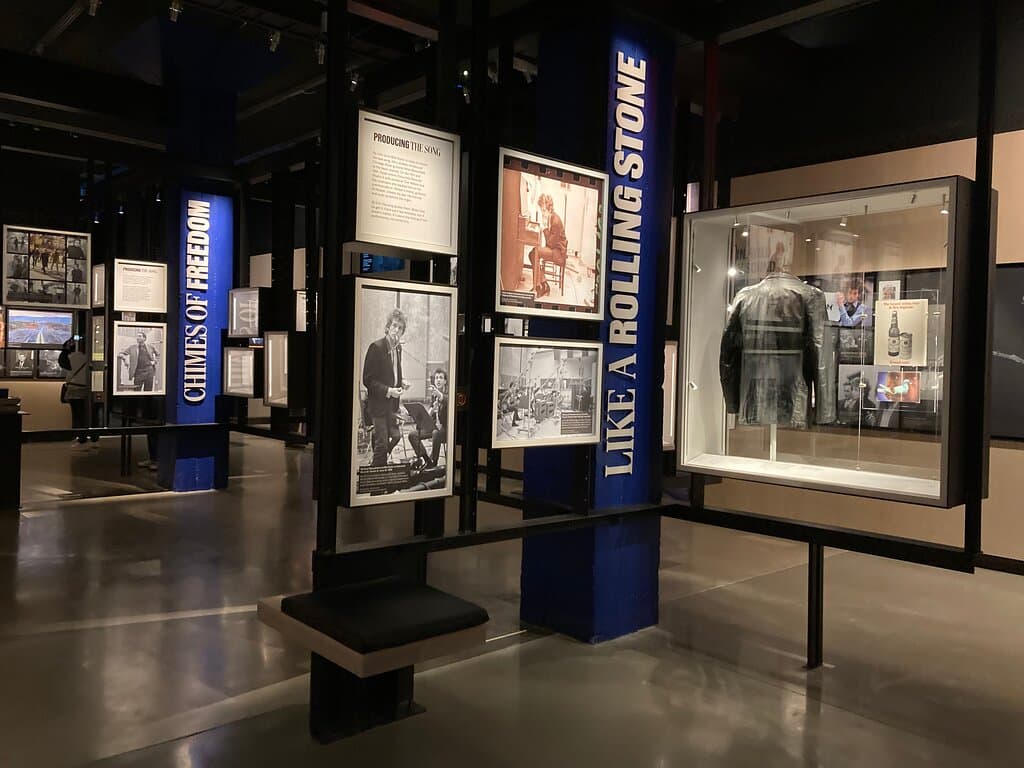 Main room of the Bob Dylan Center, with the central columns each devoted to the evolution of a particular song.