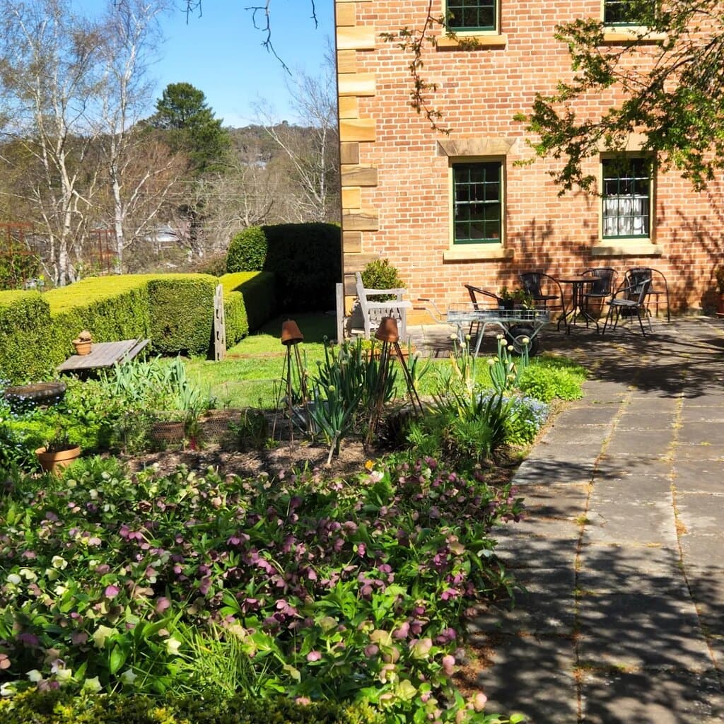 Harper's Mansion gardens and maze