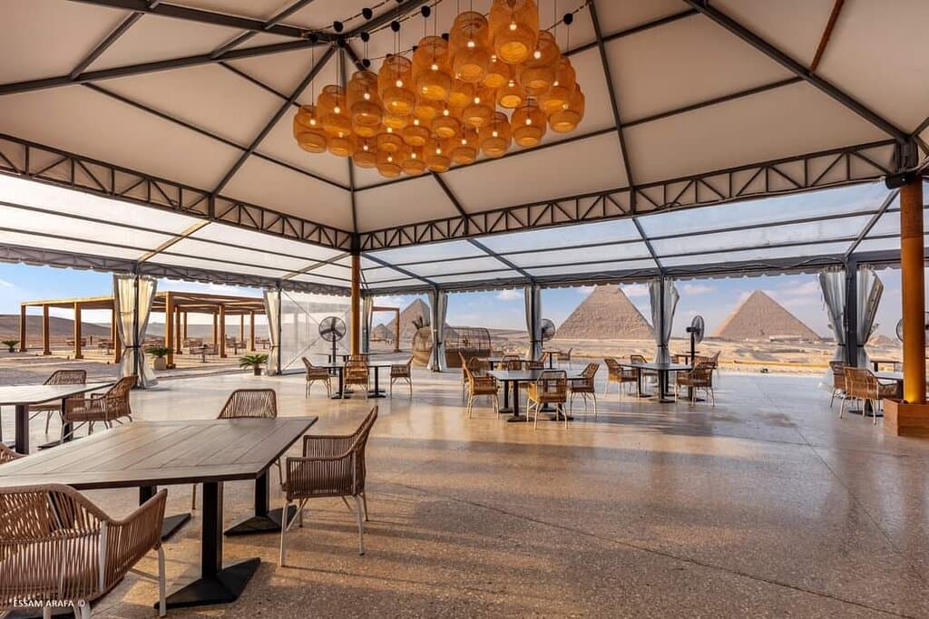 Egypt pyramids cafe
