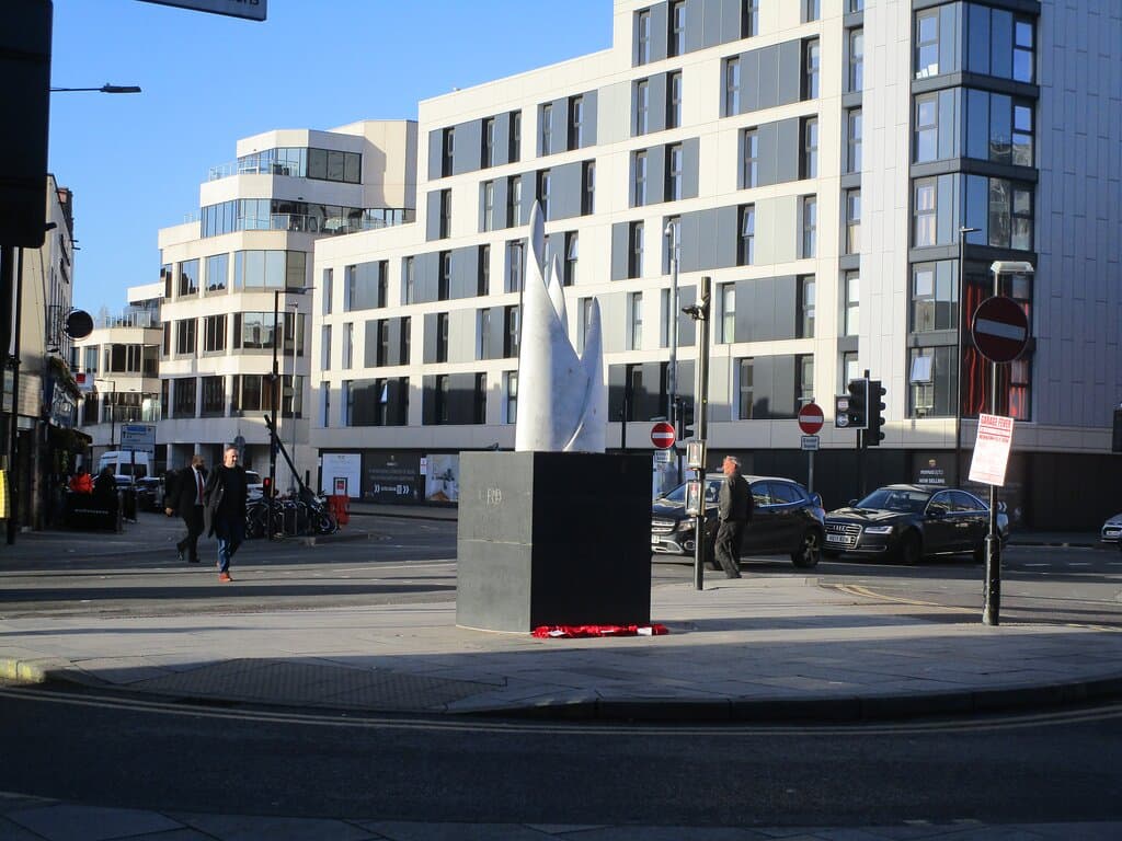monument 3