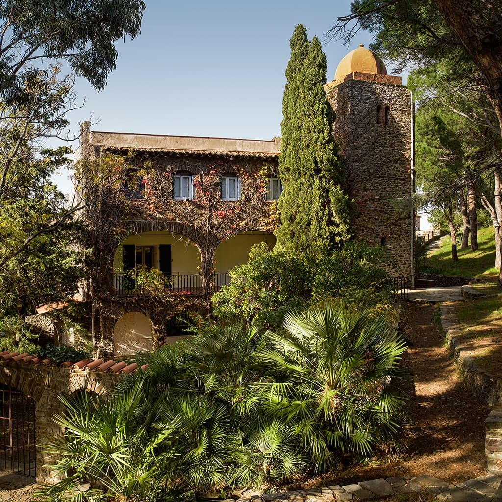 La Villa Pams au cœur de son parc méditerranéen de 5 hectares, accueille depuis 1985 le musée d'Art moderne de Collioure. 