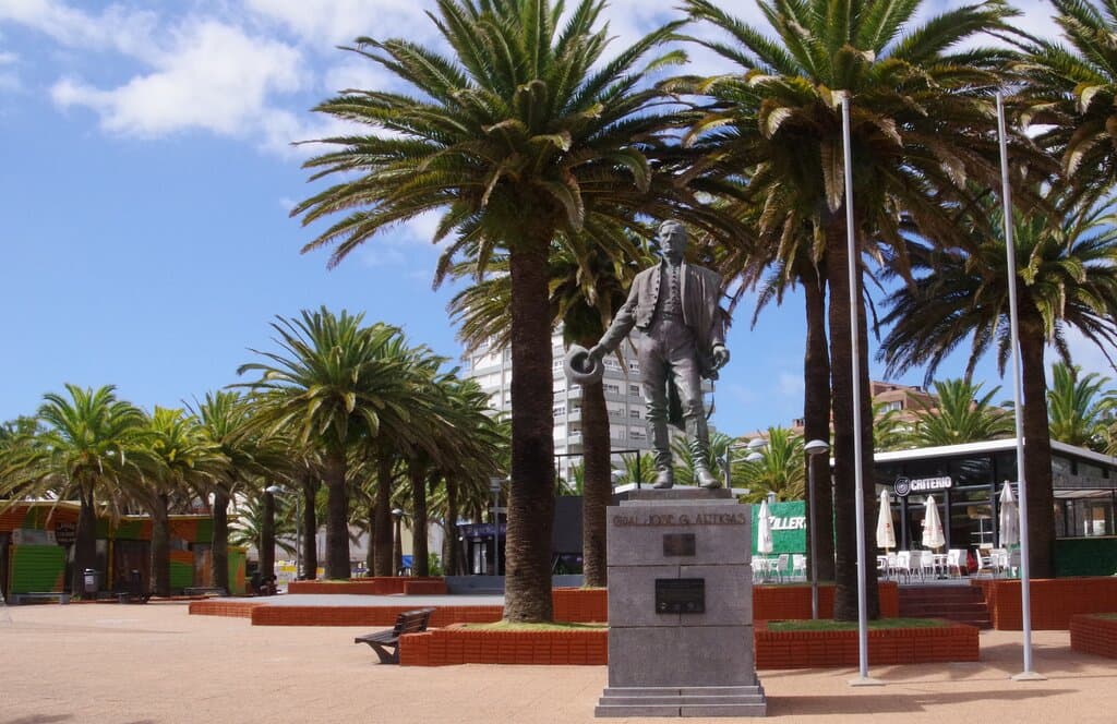 Statue