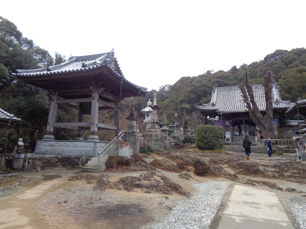常楽寺境内
