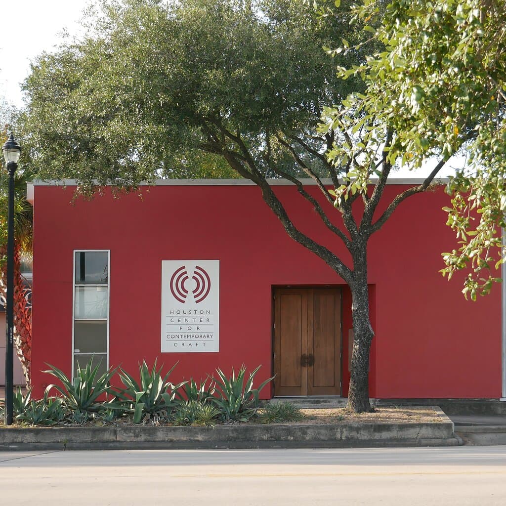 Houston Center for Contemporary Craft, entrance on Main St.