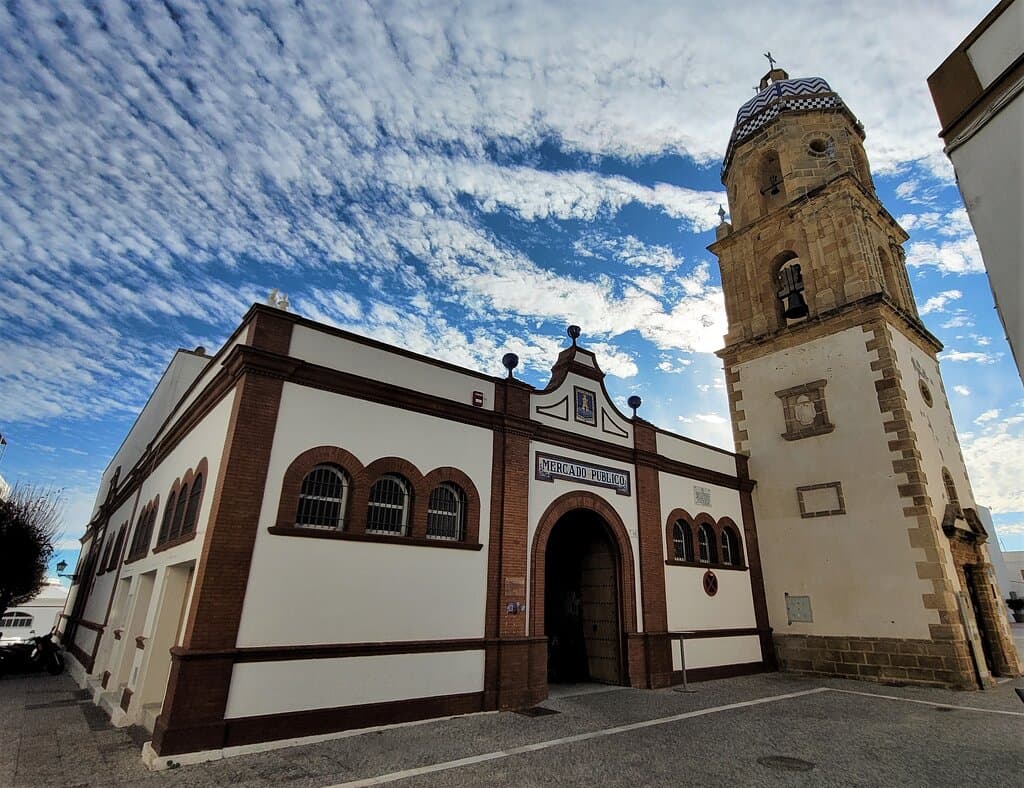 El mercado y la Torre de la Merced