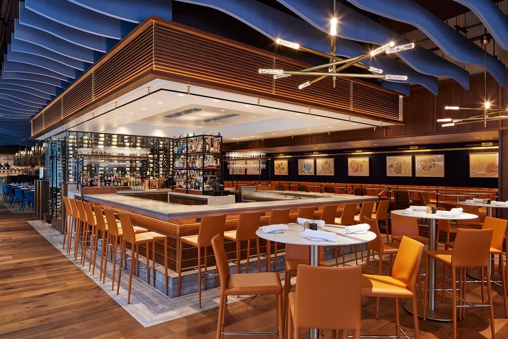 Our warm & inviting bar features hand crafted cocktails, delicious dry cocktails & Aperitivo-Happy Hour from 4:00 PM-6:00 PM, Monday-Friday.  