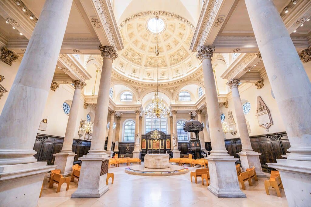 St Stephen Walbrook Church Nave, magnificent dome ceiling and circular alter designed by British artist Henry Moore.