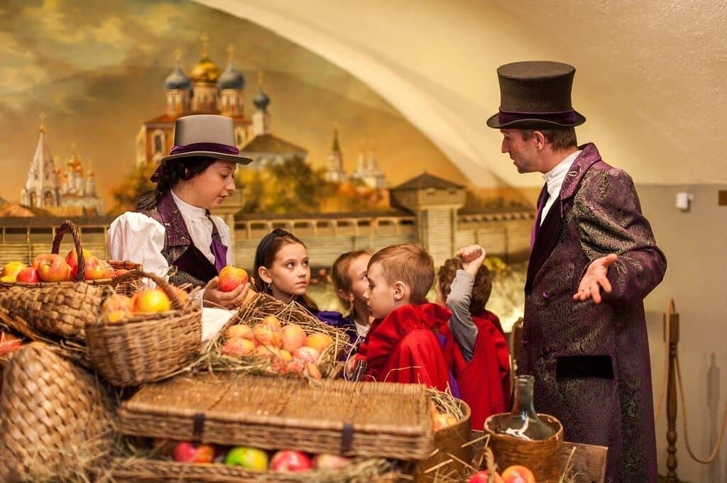 Экспозиция самого шоколадного музея рассказывает о жизни Рязани конца XVIII – начала XIX веков, о знаменитом рязанце того времени — Г.В. Рюмине, а также «Рязанской Чоколаве».