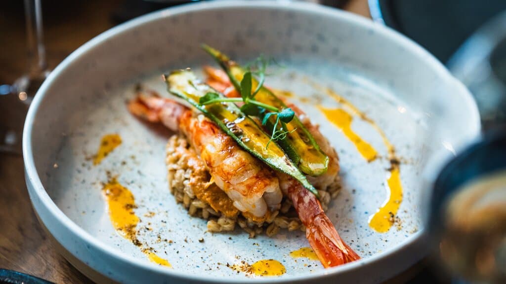 Discover the world on small plates! 