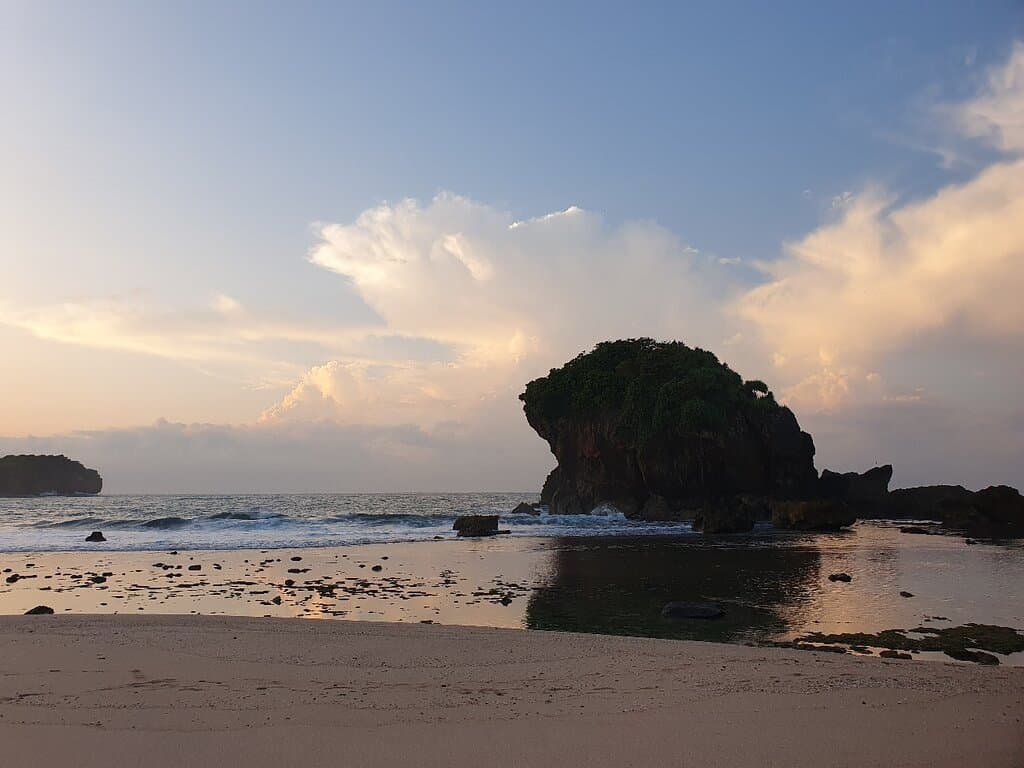 Jungwok Beach