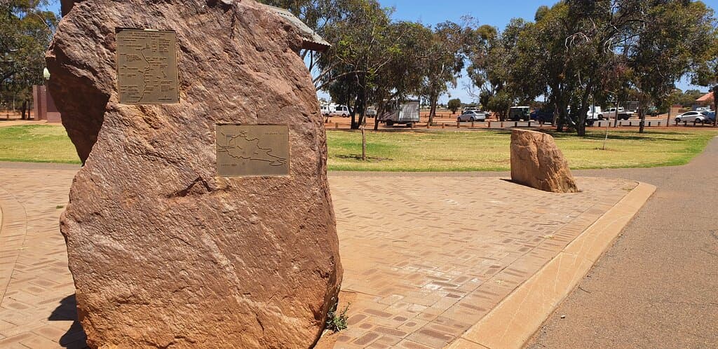 Kalgoorlie - Boulder Kokoda Track Memorial   stones bearing the plaques
