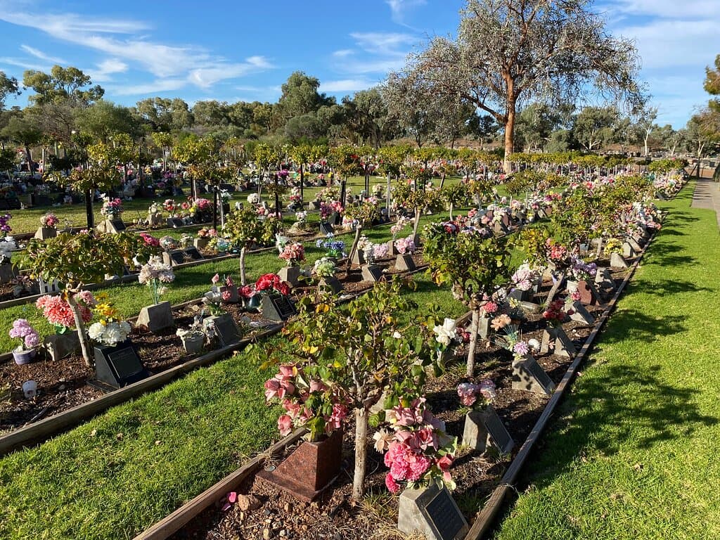 Broken Hill Cemetery Walk