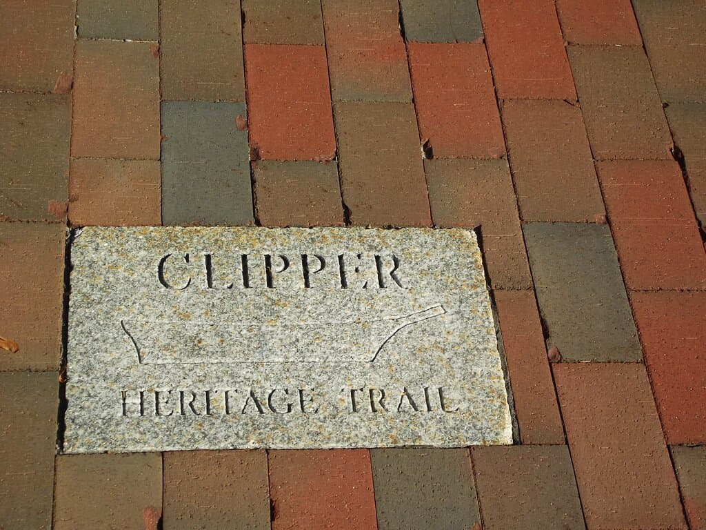 MA - NEWBURYPORT - CLIPPER HERITAGE TRAIL - INSET SIDEWALK MARKER