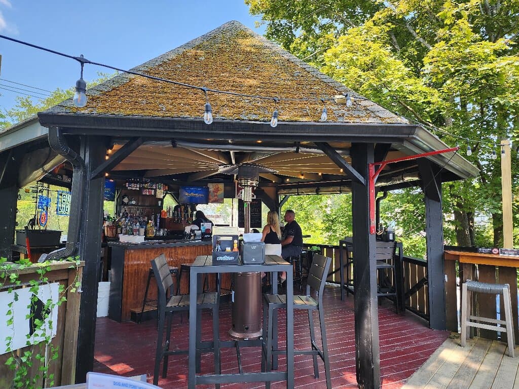 Dog & Pony Tavern