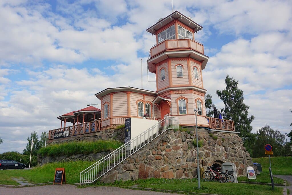 The former observation tower of Oulu Seafaring School was built on the top of the castle's foundations in 1875.