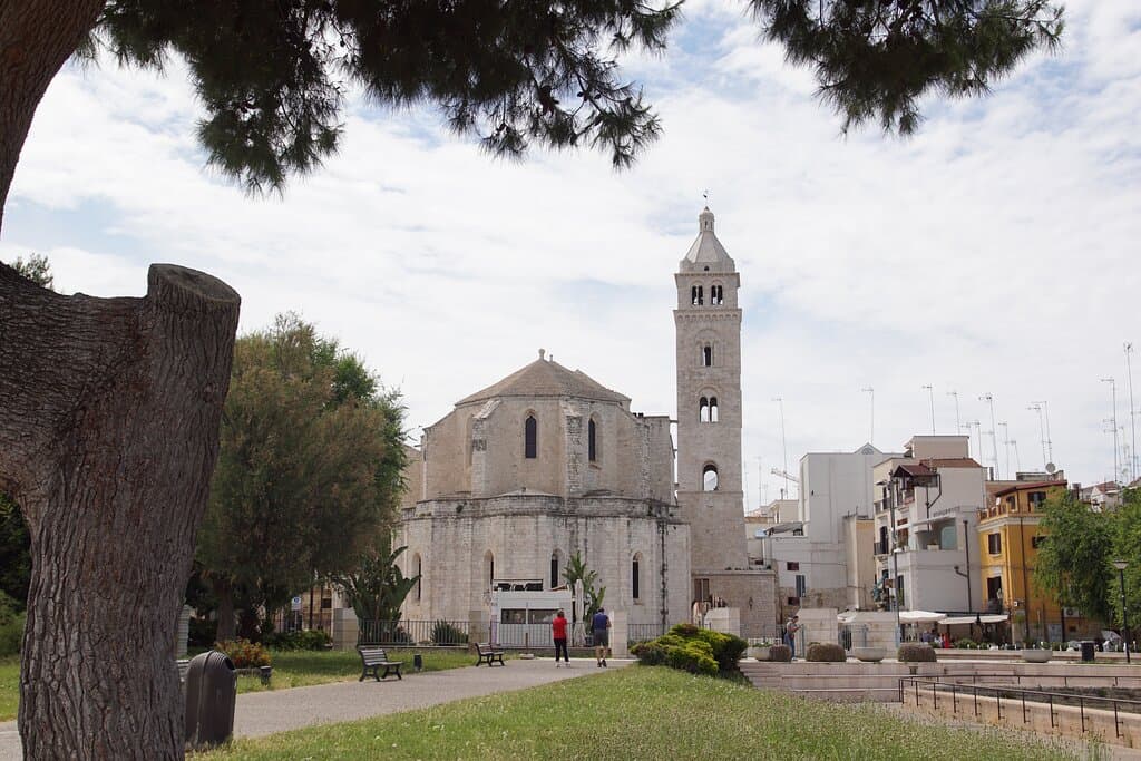Cathédrale et son campanile