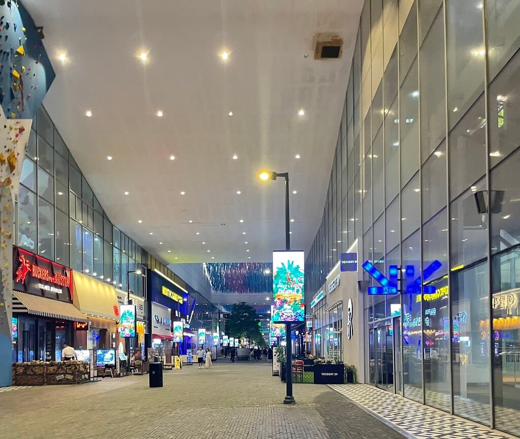 Triple street is a great spot for cafes, lunch, dinner, BBQ & soju, dessert, rock climbing, etc. They have everything!