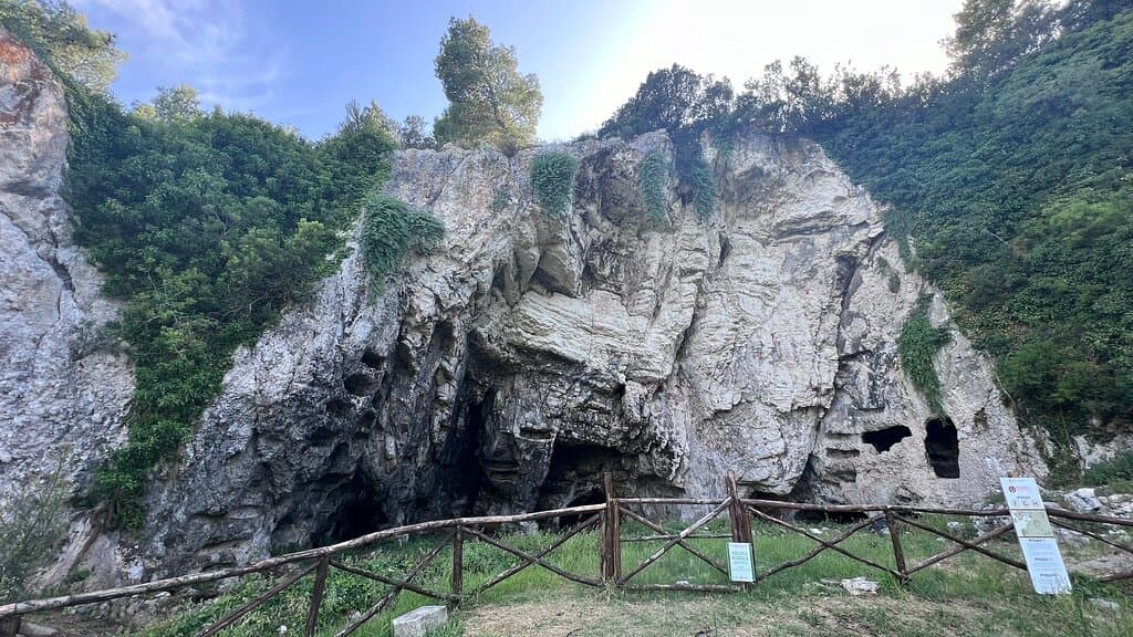 La Salata Necropolis